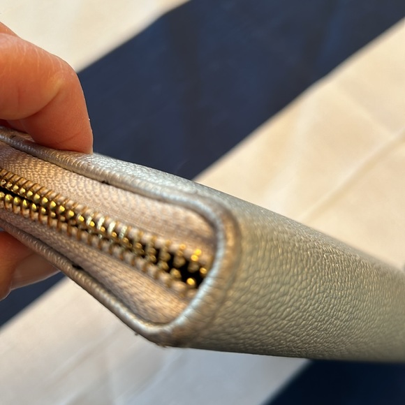 RJAY woman silver wallet zipper closure with card slots - Picture 9 of 13